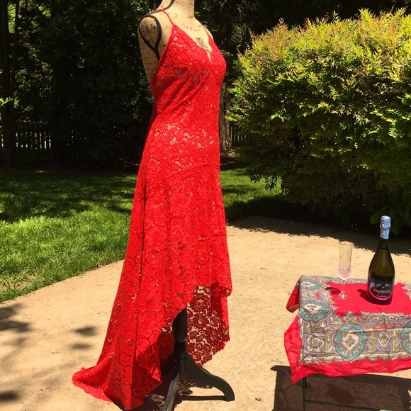 Red guipure lace open back dress - Picture 3 of 9